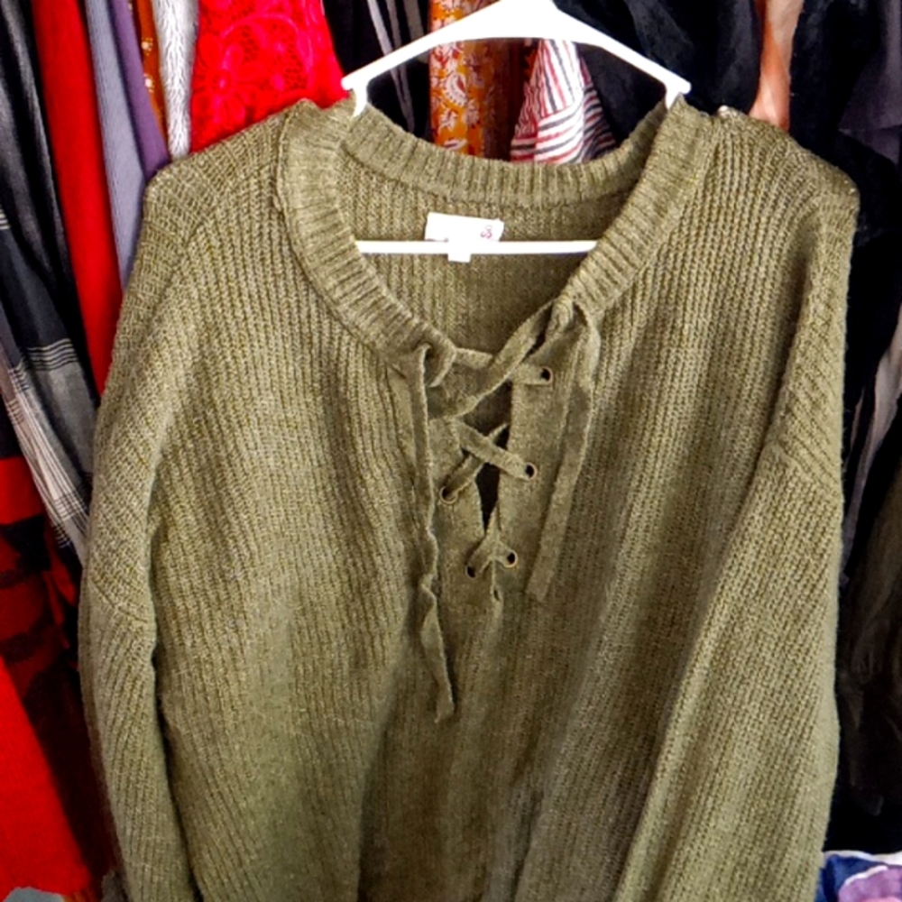 Green tie up sweater